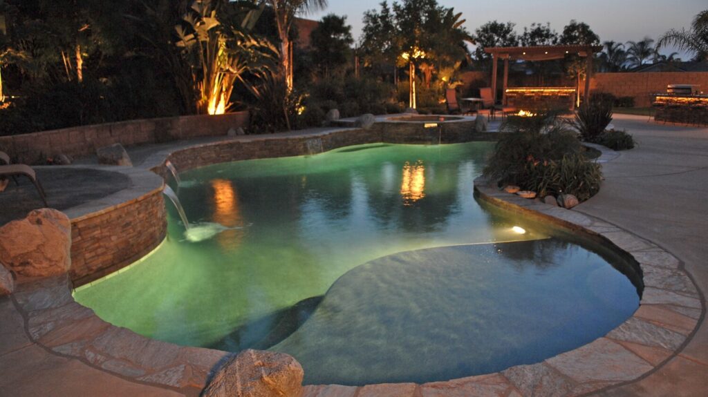 freeform-swimming-pool